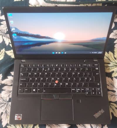 LENOVO Ryzen 7 (8Core 16-Thread) 2GB-Graphic 13.3"LED 4K Display 2160p