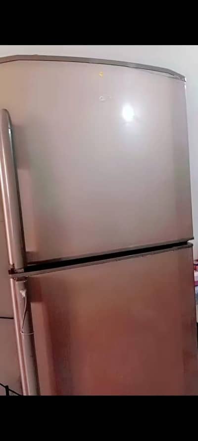Haier large size refrigerator for sale in 10/9 condition.