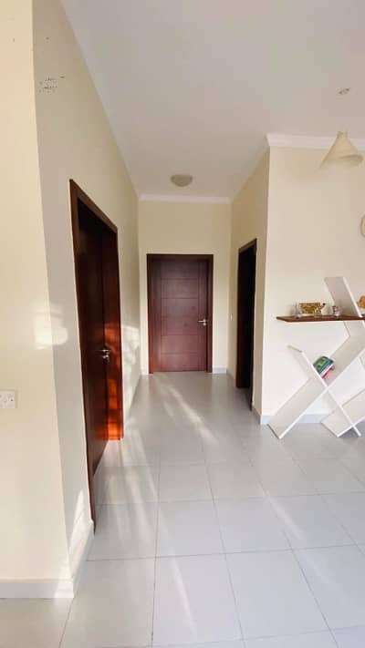 3 Bed DDL 200sq Yd Villa FOR SALE. Top Heighted Location Near. Murree Point BTK (Hill View)