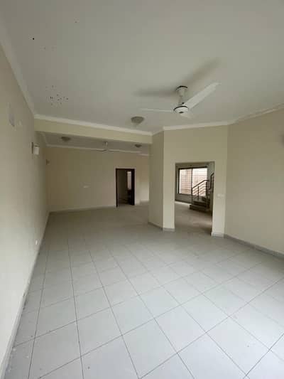 235 sq yard Villas at Precinct-31 Close to Gallery and Mosque are Available FOR SALE