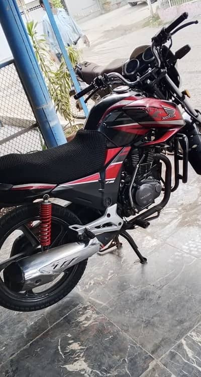 Honda CB 150F
