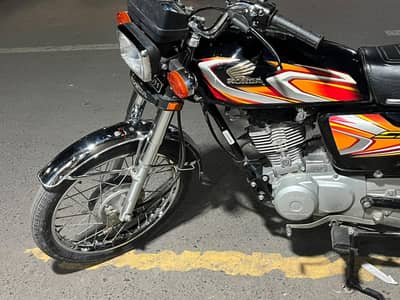 Honda 125 2022 only 5700 kilo Meter used