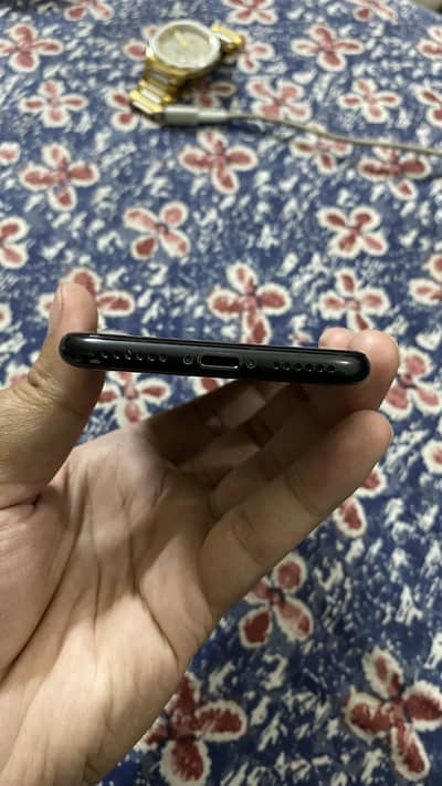 Apple iPhone SE 2020 64 GB PTA Approved