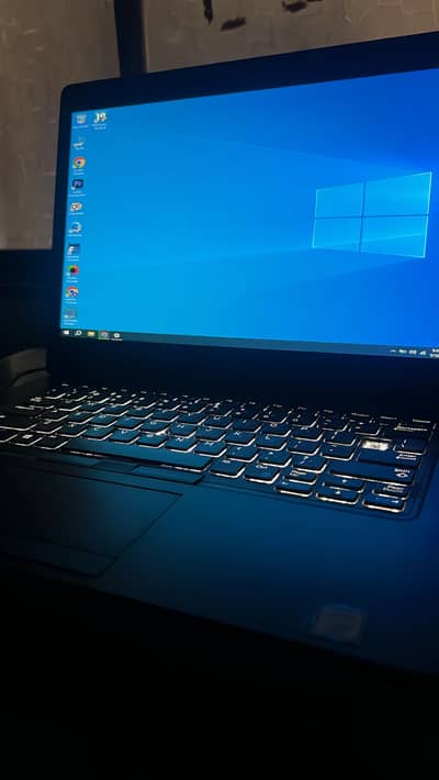 Core i7 8gen 16 gb ram with 2 graphics card