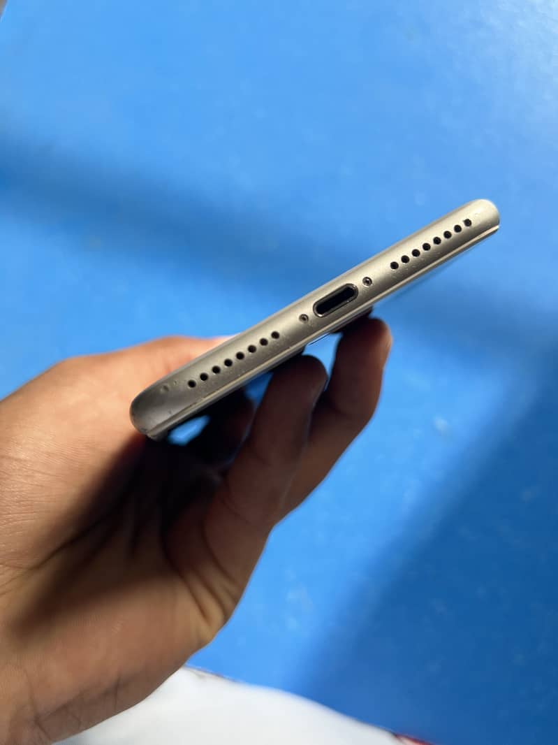 Apple iPhone 7 Plus 3