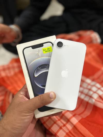 Apple iPhone 16e