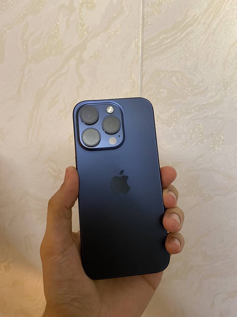 Apple iPhone 15 Pro 0