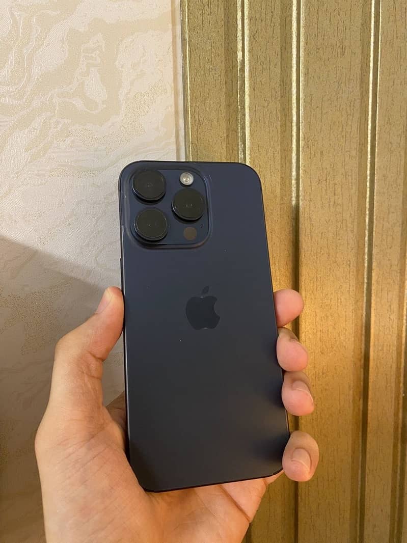 Apple iPhone 15 Pro 3