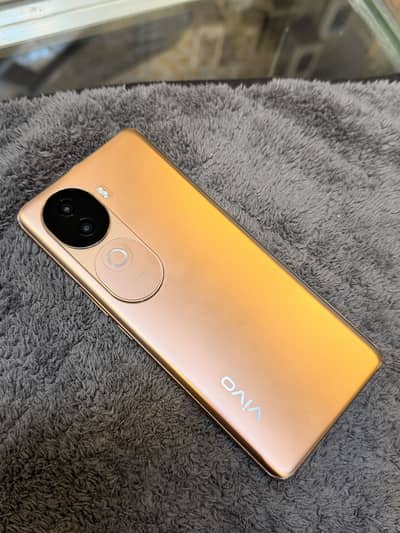 Vivo V40e