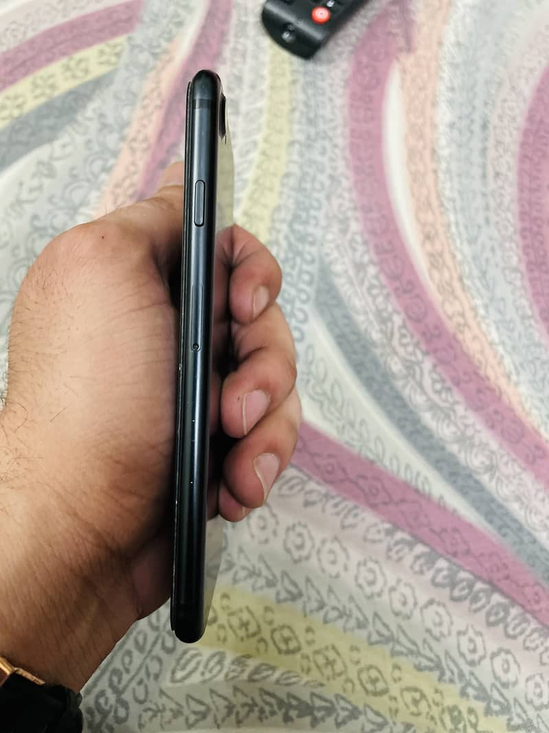 Apple iPhone 7 3