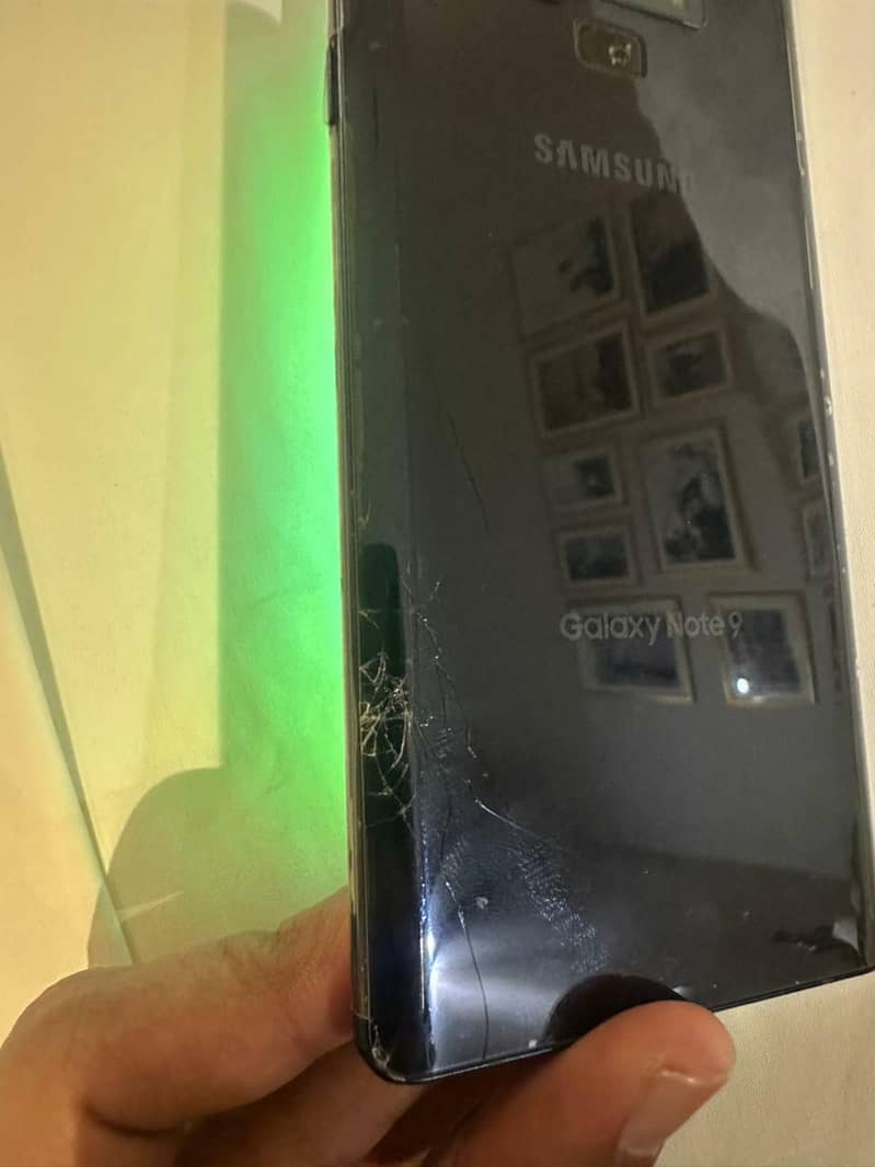 Samsung Mobile Note 9 6