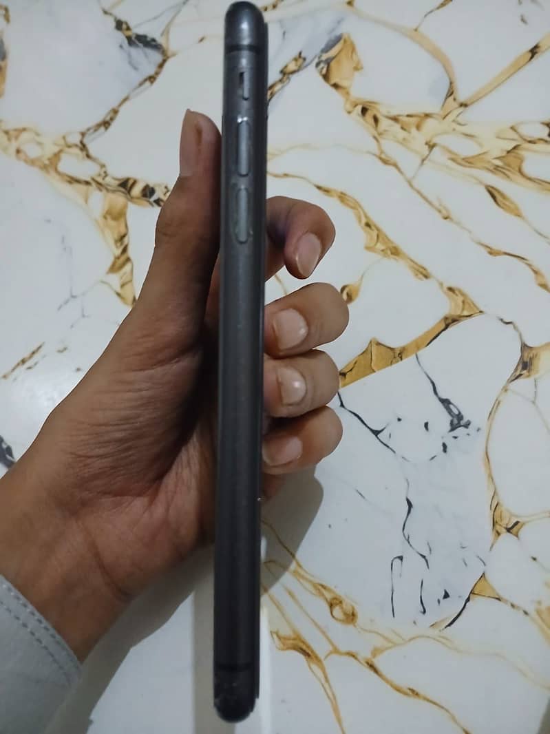 iPhone 11 Mint condition 4