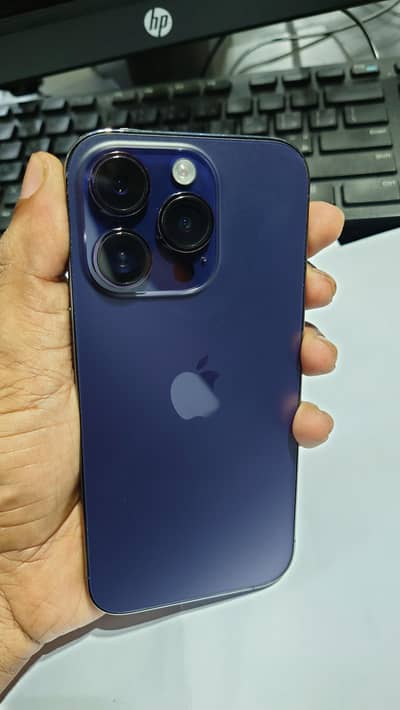 Apple iPhone 14 Pro j. v