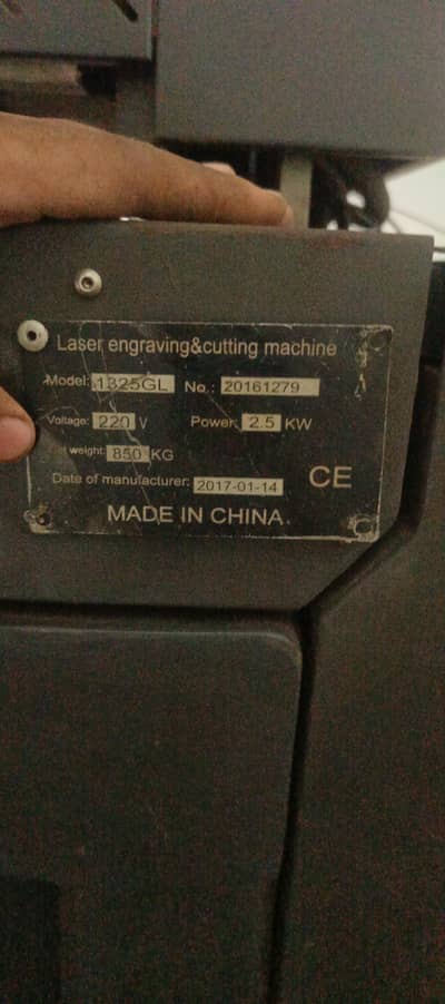CO2 laser cutting mechine