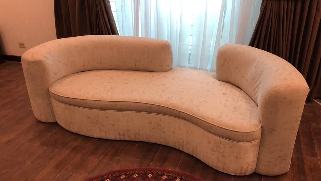 Sofa set available 2