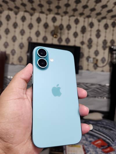 Apple iPhone 16
