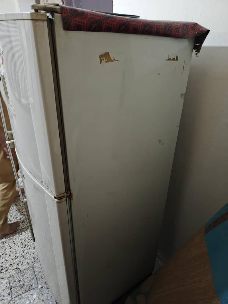 dawlance fridge 2