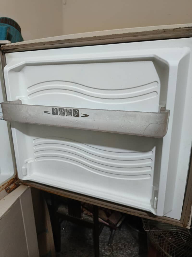 dawlance fridge 4