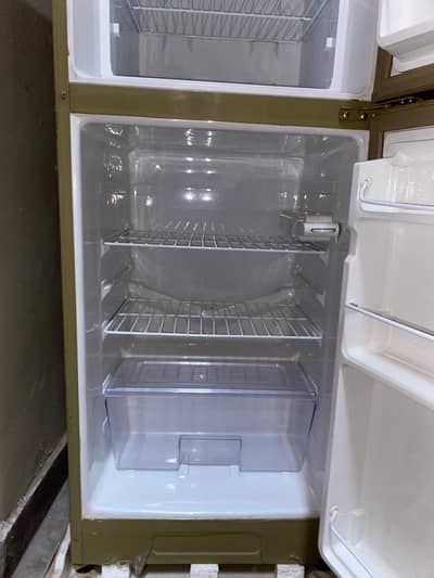 New condition dowlance small size Fridge 03268554147