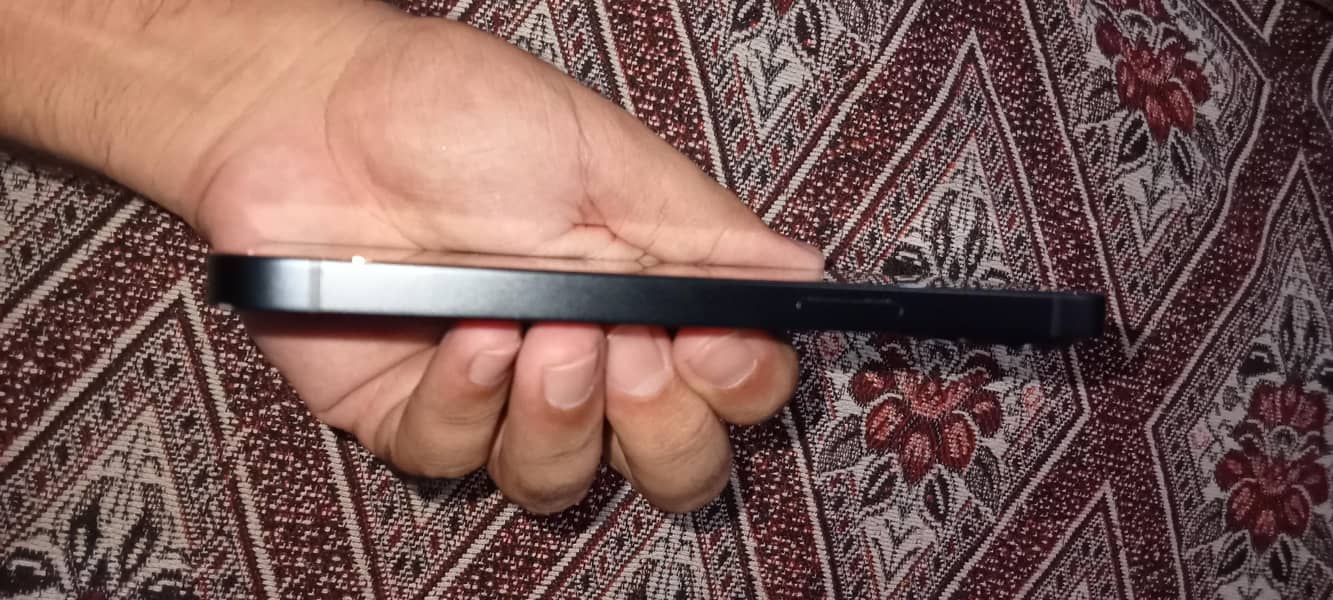 Apple iPhone 13 3