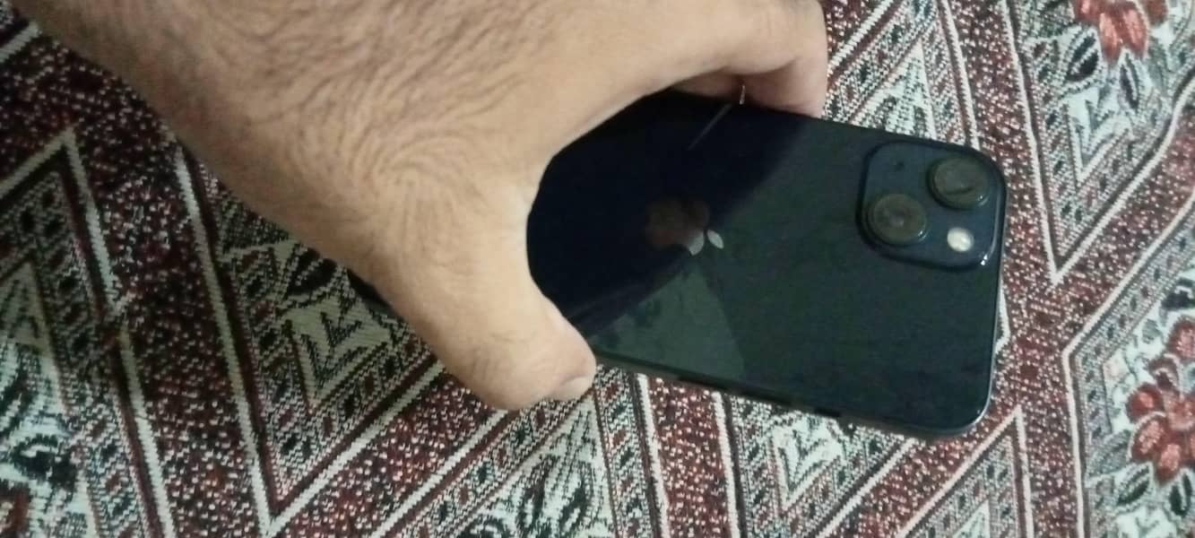 Apple iPhone 13 8
