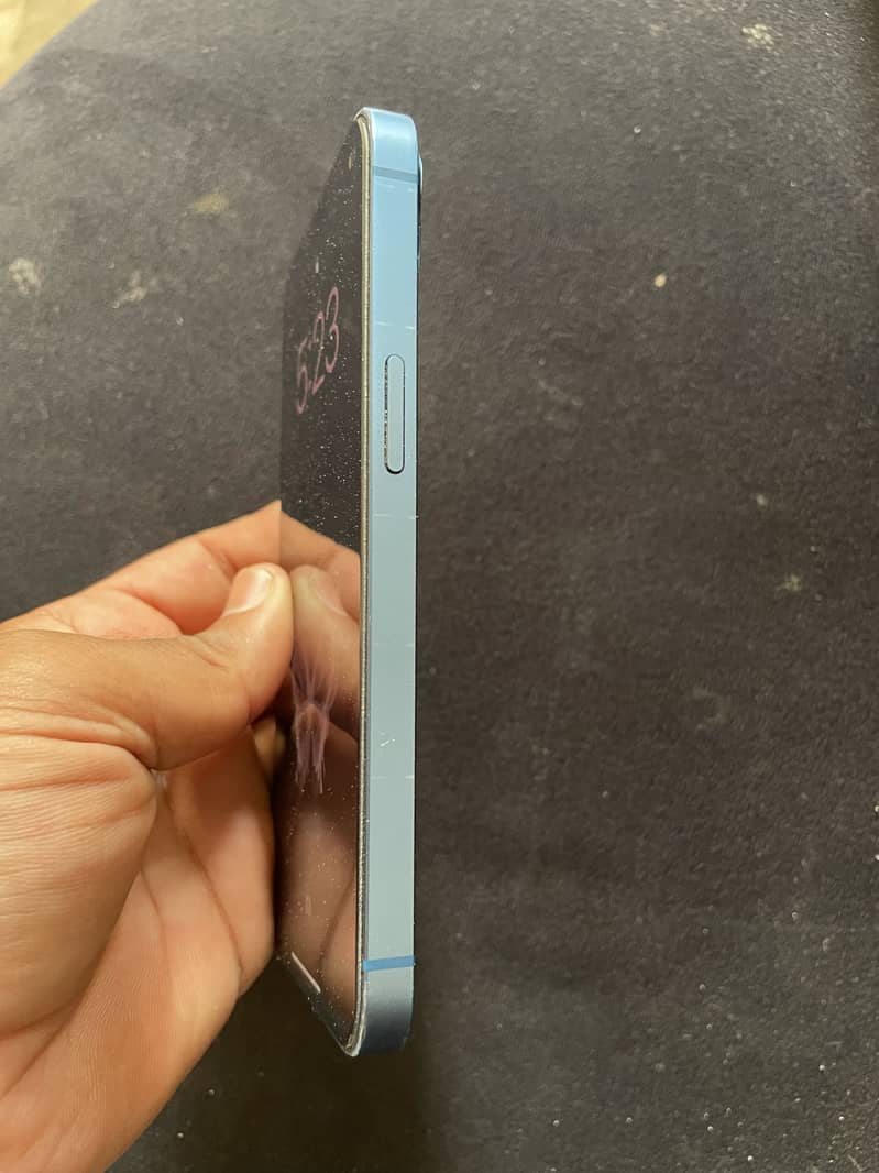 Apple iPhone 14 4