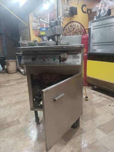 Commercial Broast Pressure Fryer Machine /Heavy Duty/ Good Condition