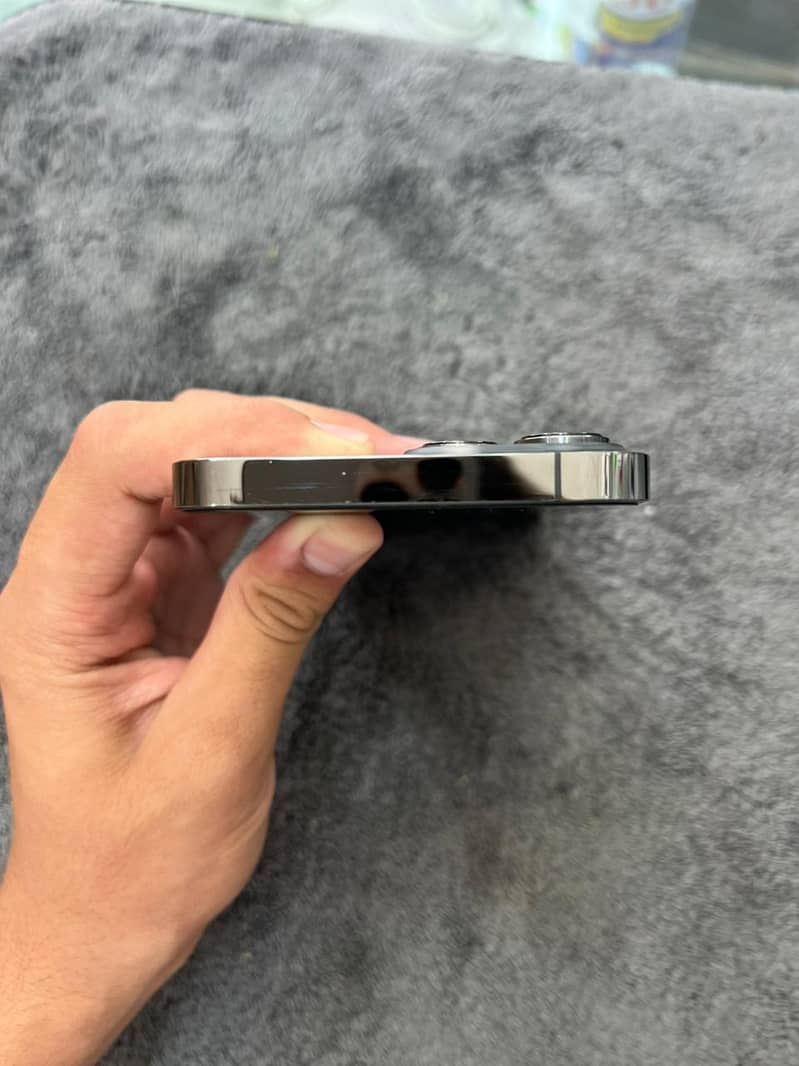 Apple iPhone 13 Pro Max 3