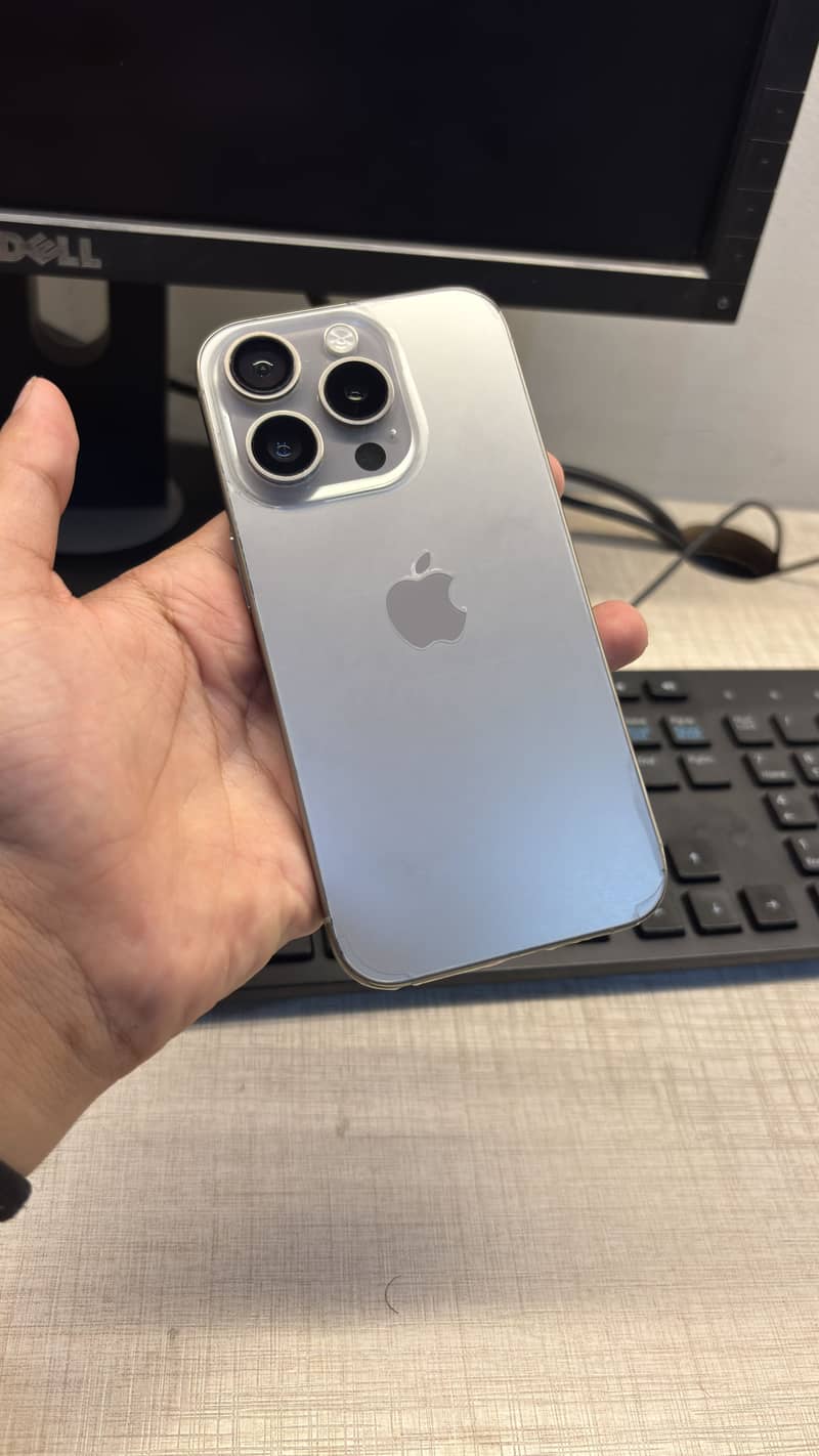 Apple iPhone 15 Pro 0