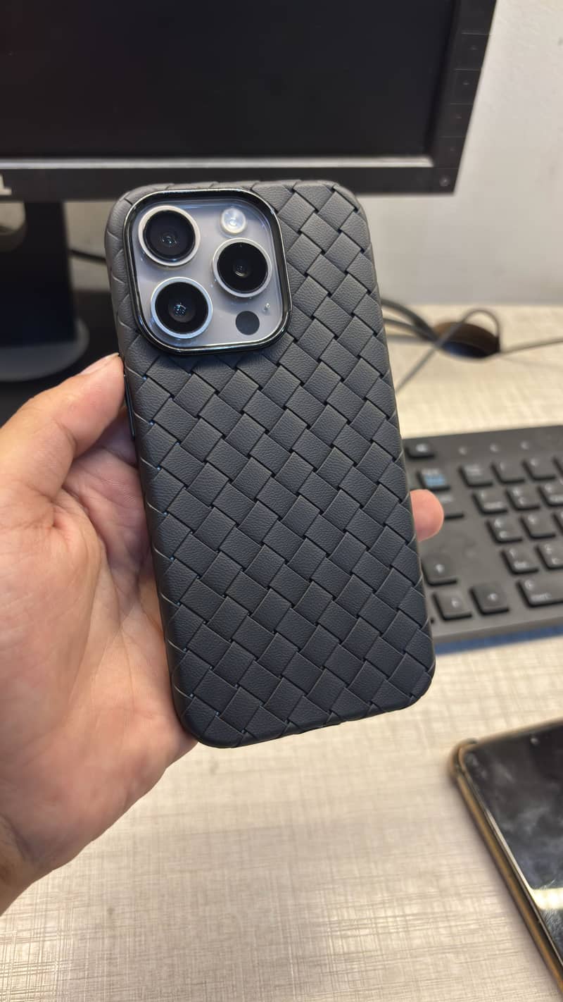Apple iPhone 15 Pro 3