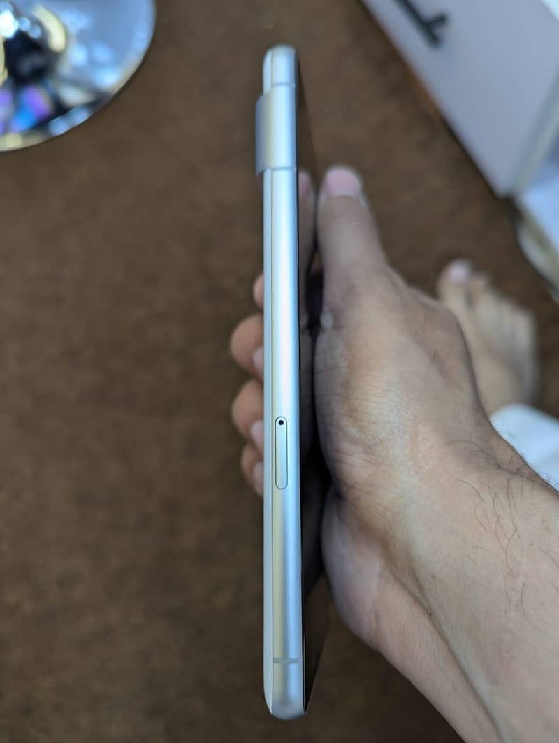 Google Pixel 7 4