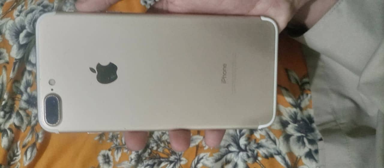 Apple iPhone 7 Plus 5