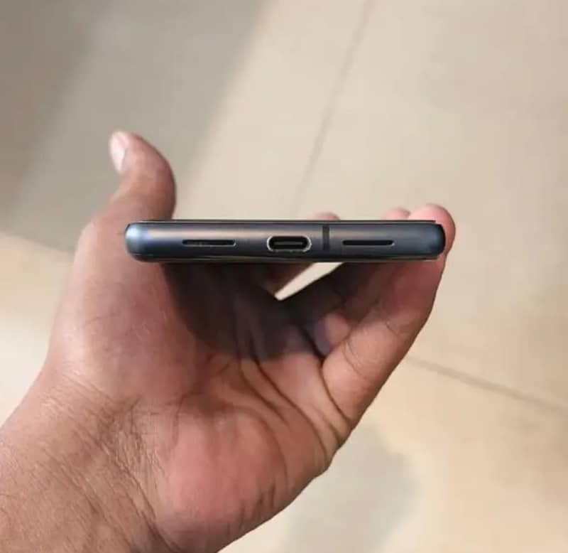Google Pixel 7 4