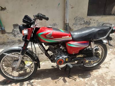 Honda 125  Model 2015 all pabjab Num