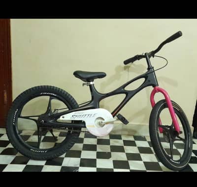 Imported 18 Wheel Size Cycle.