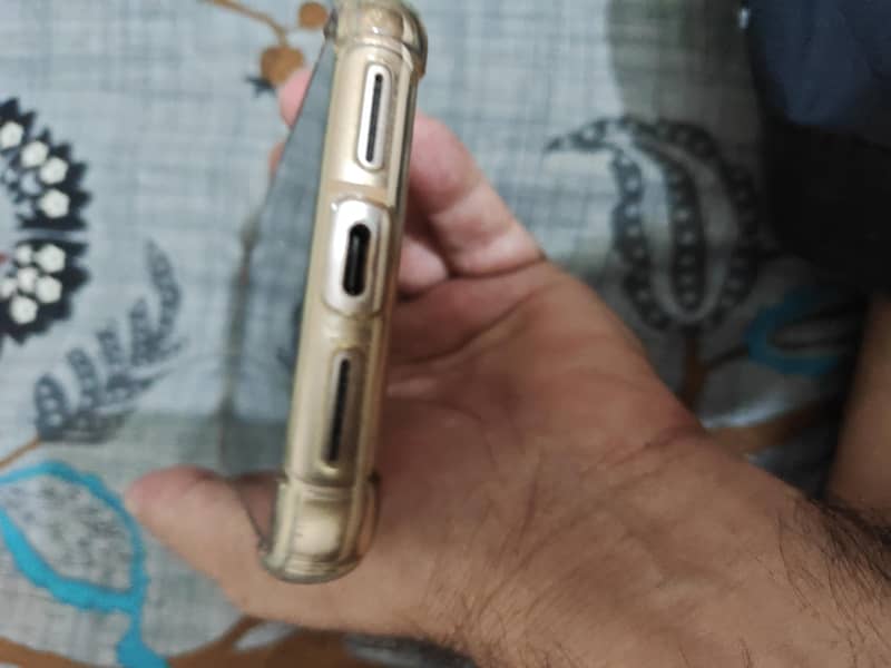Google Pixel 8 4
