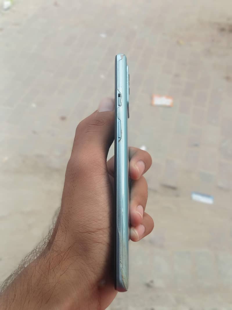 OnePlus 9r 4