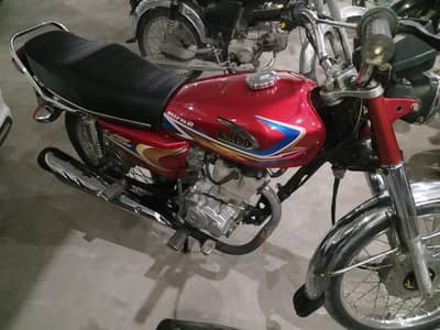 United 125