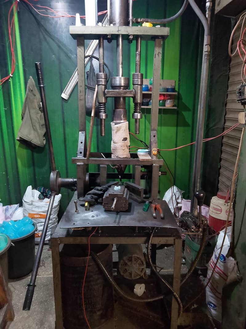 hydraulic machine 0