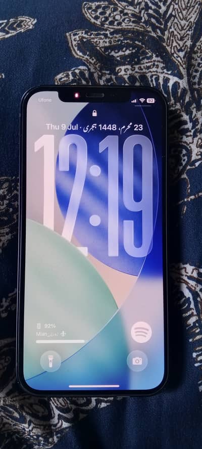 Apple iPhone 12