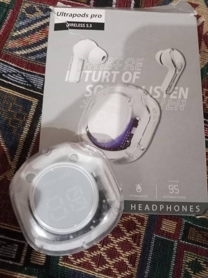 EARBUDS  0
