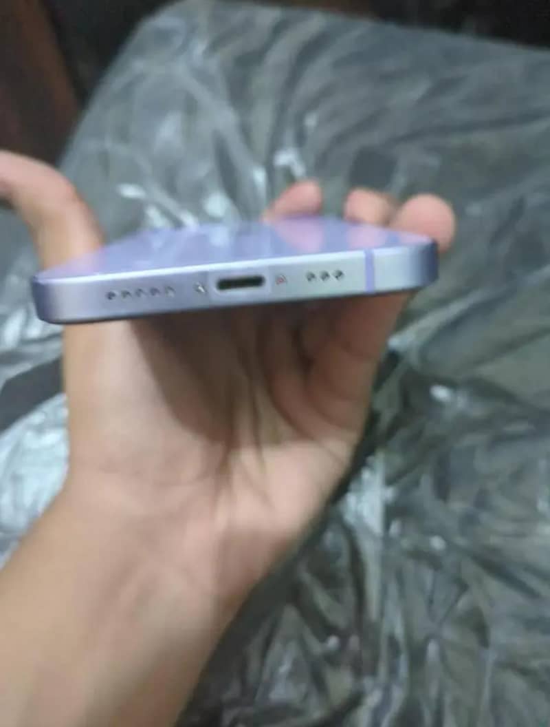 Apple iPhone 12 2