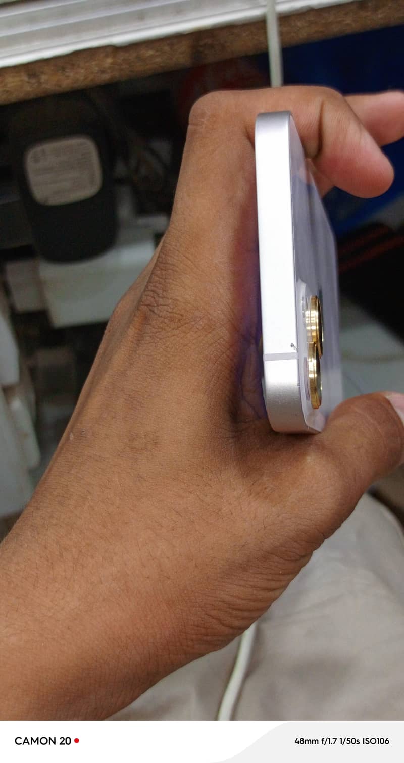 Apple iPhone 13 4