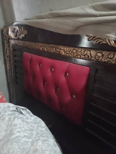 bad . . sofa 3 pics , dressing table