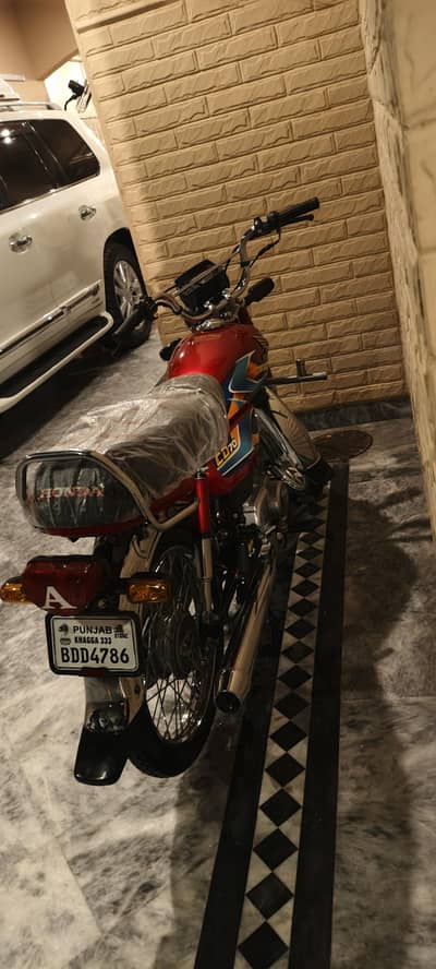 Honda 70cc brand new 10 by 10 all ok