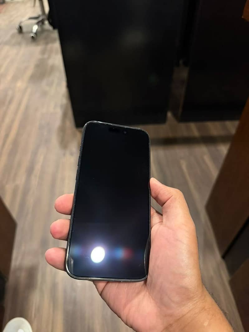 Apple iPhone 15 Pro 2