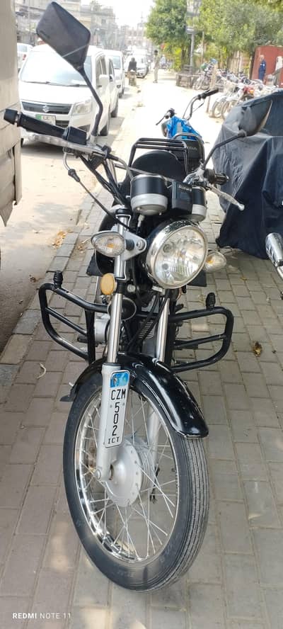 Suzuki GS 150 (2025)