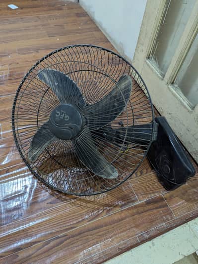 Wall 2 wall Fans for Sale (1 Big + 1 Small) – Perfect Condition