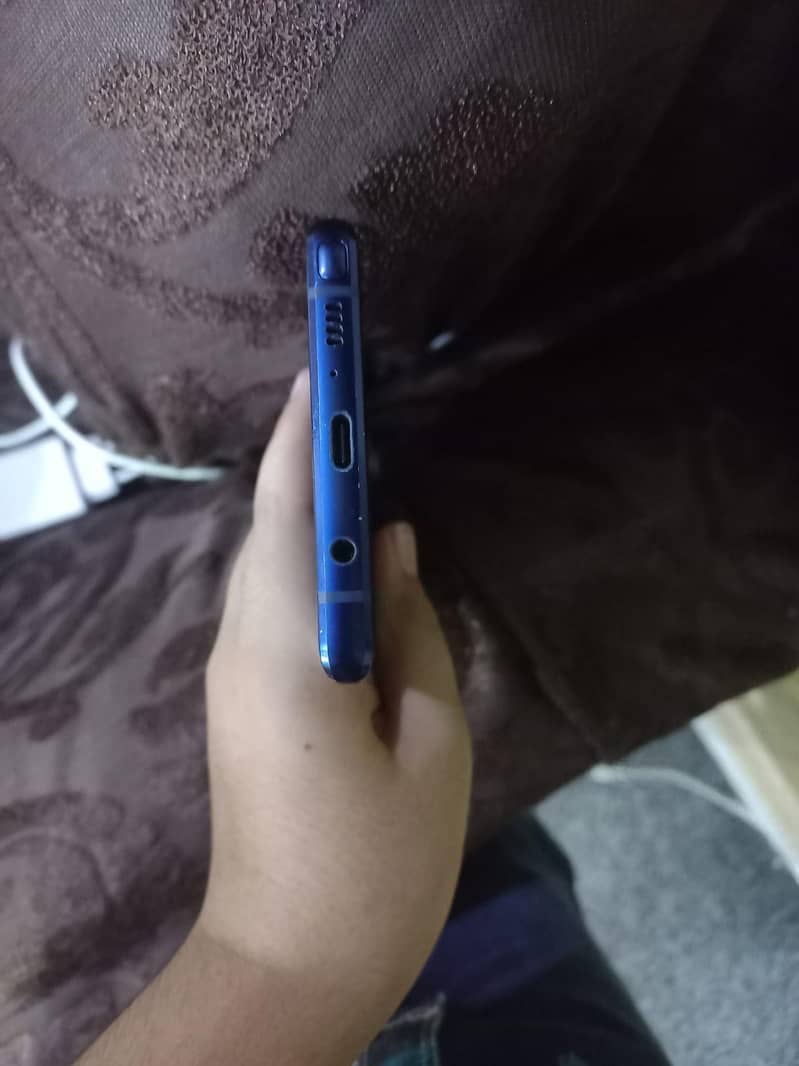 Samsung Mobile Note 9 6