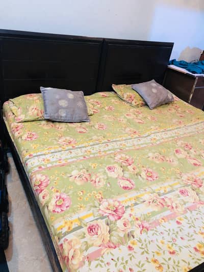 2 single bed with matress